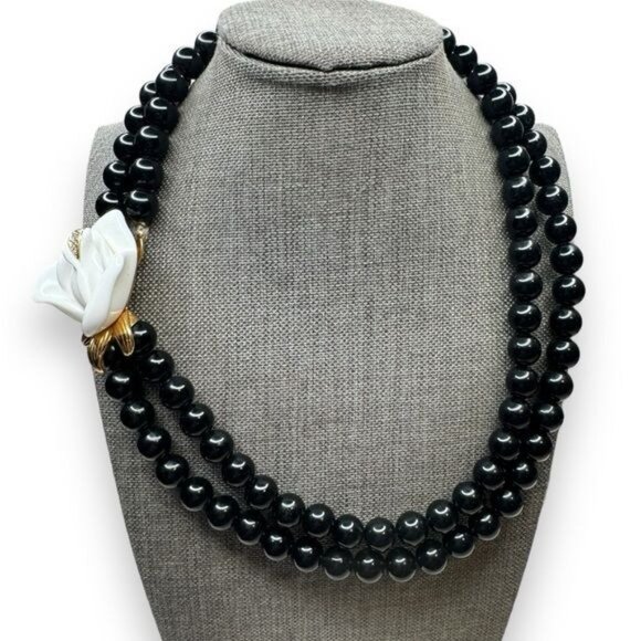 Avon Lucite Calla Lily Necklace Black Bead Double Strand 18" Vintage 80s-90s - Picture 2 of 5